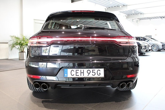 Porsche Macan GTS 7 of 17