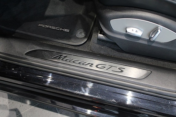 Porsche Macan GTS 16 of 17