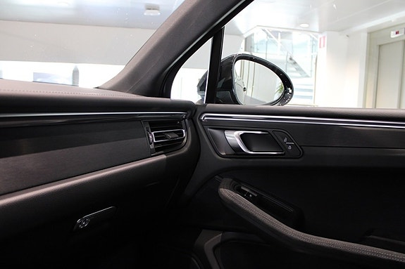 Porsche Macan GTS 13 of 17