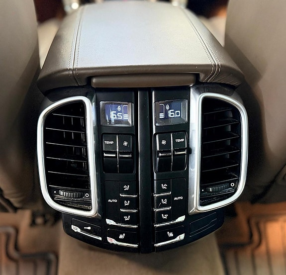 Porsche Cayenne 22 of 23
