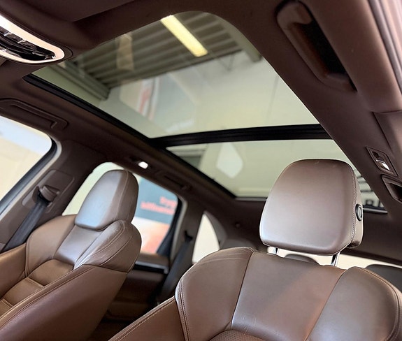 Porsche Cayenne 19 of 23