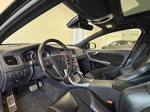 Volvo V60 16 of 28