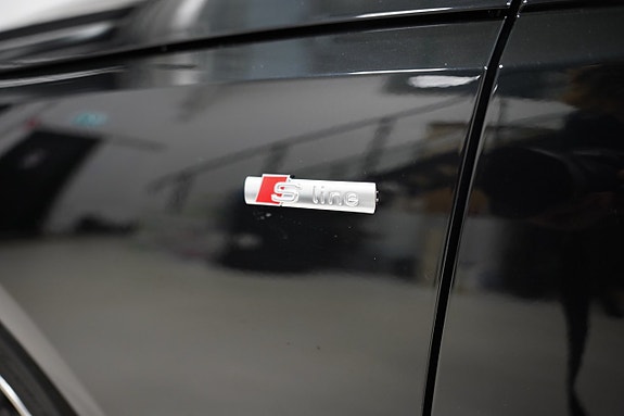 Audi A4 3 of 27
