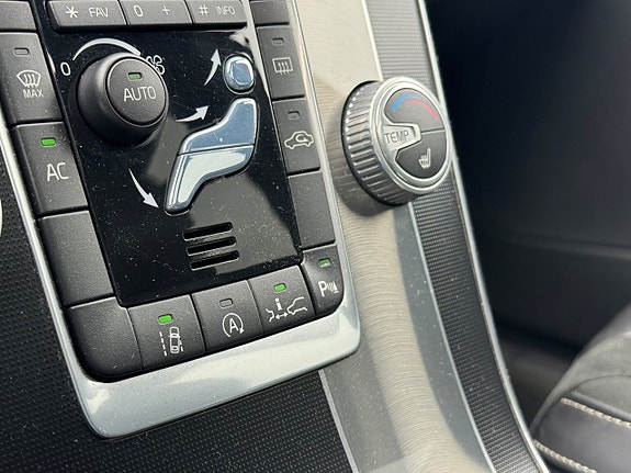 Volvo XC60 9 of 16