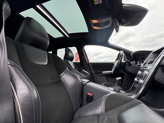 Volvo XC60 12 of 16