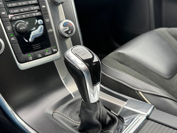 Volvo XC60 6 of 16