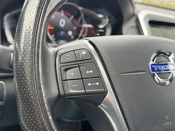 Volvo XC60 16 of 16