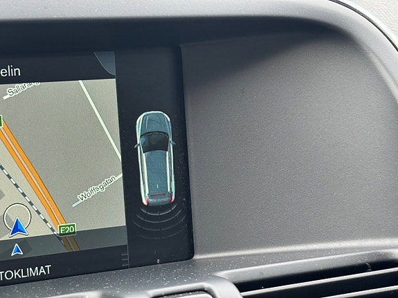 Volvo XC60 8 of 16