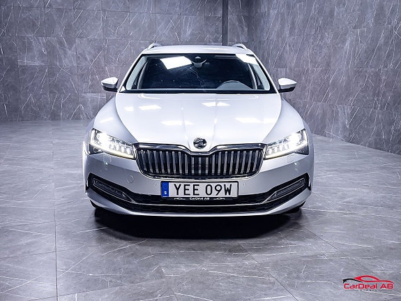 Skoda Superb 2 of 5