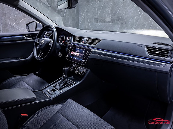 Skoda Superb 14 of 30