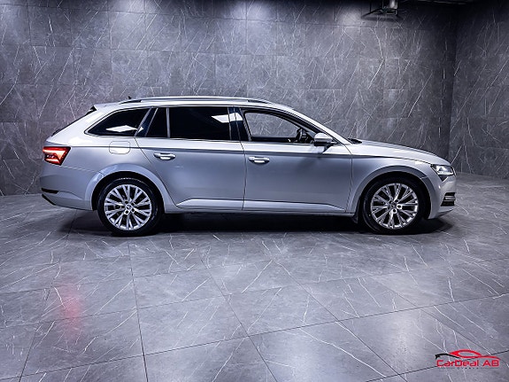 Skoda Superb 8 of 30