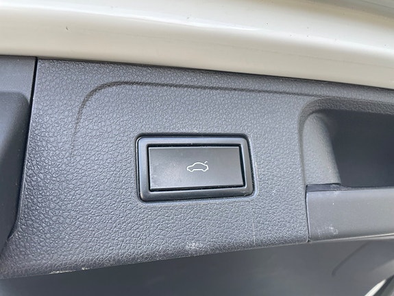Volkswagen Passat 9 of 10