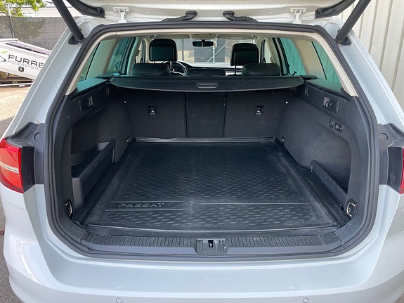 Volkswagen Passat 8 of 10