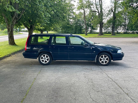 Volvo V70 4 of 7