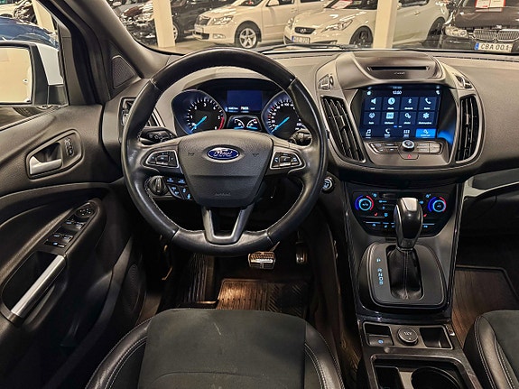 Ford Kuga 2 of 7
