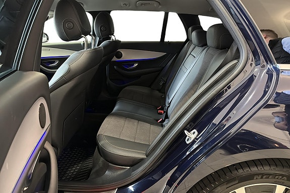 Mercedes-Benz E300 de 8 of 10