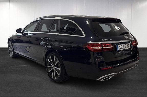 Mercedes-Benz E300 de 3 of 10