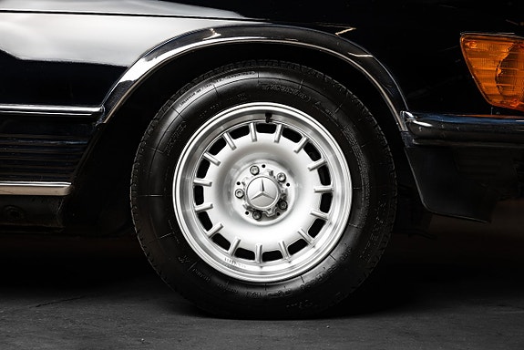Mercedes-Benz SLR 28 of 28
