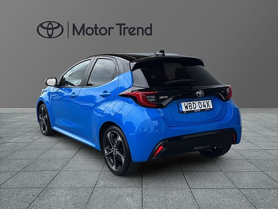 Toyota Yaris 3 of 16