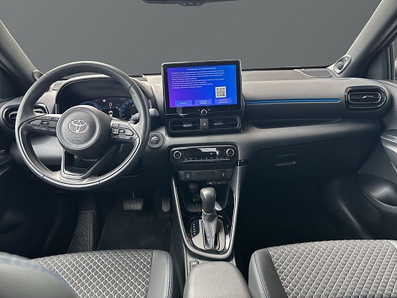 Toyota Yaris 10 of 16