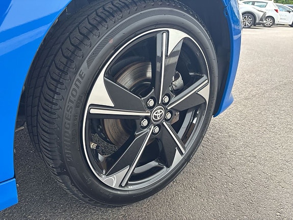 Toyota Yaris 16 of 16