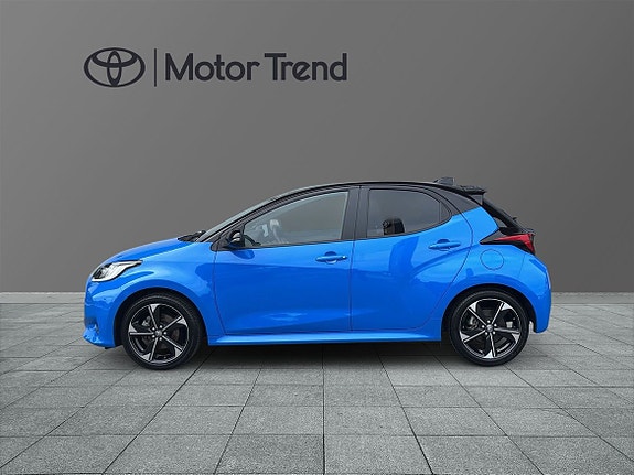 Toyota Yaris 4 of 16