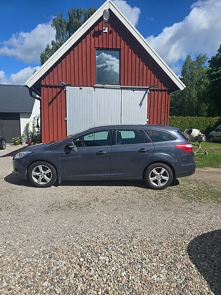 Ford Focus 2 of 5