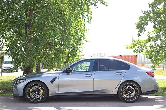 BMW M3 2 of 5