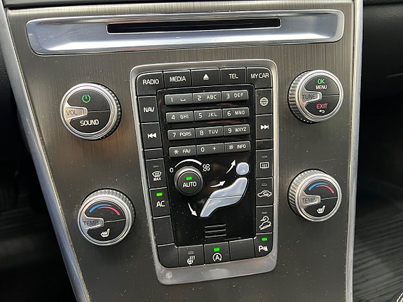 Volvo XC60 18 of 29