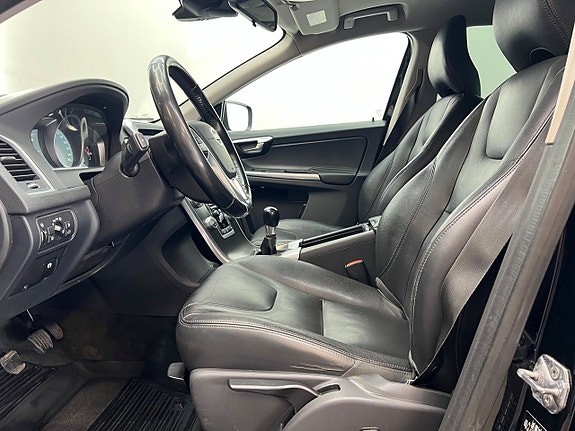 Volvo XC60 25 of 29