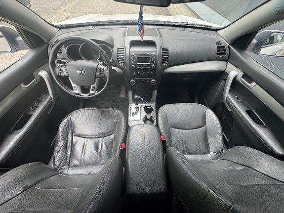 Kia Sorento 10 of 16