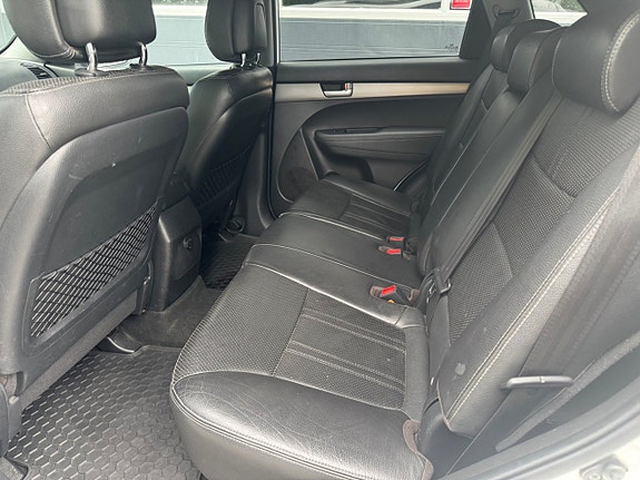 Kia Sorento 16 of 16