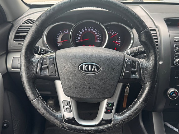 Kia Sorento 12 of 16