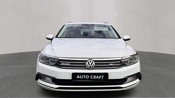 Volkswagen Passat 2 of 5