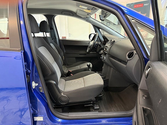 Mitsubishi Colt 9 of 10