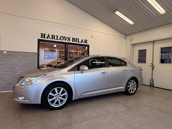 Toyota Avensis 3 of 5