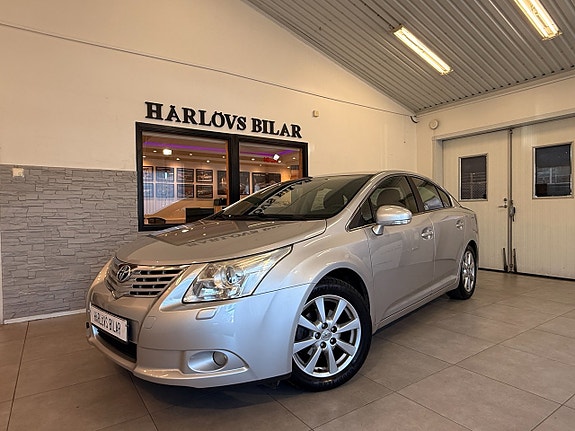 Toyota Avensis 2 of 5