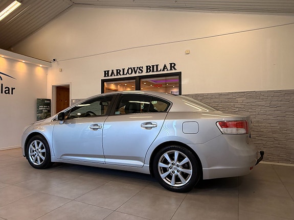 Toyota Avensis 5 of 5