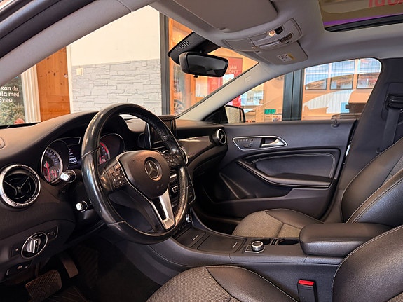Mercedes-Benz CLA250 12 of 23