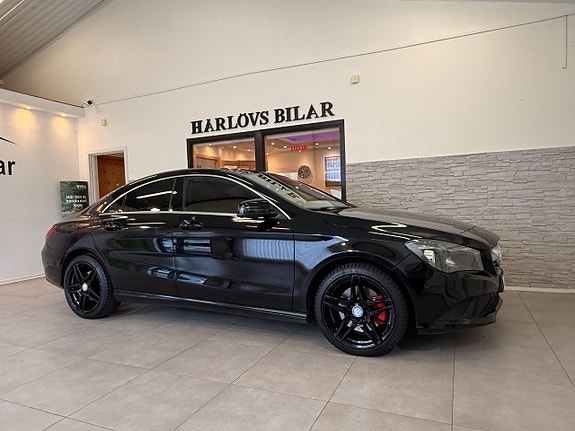 Mercedes-Benz CLA250 4 of 5