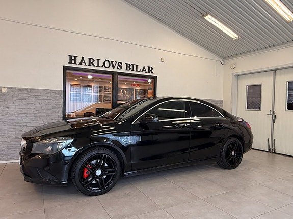 Mercedes-Benz CLA250 3 of 5