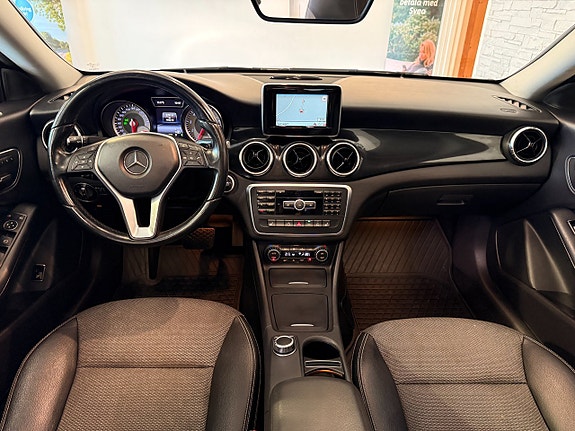 Mercedes-Benz CLA250 14 of 23