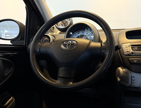 Toyota Aygo 13 of 15