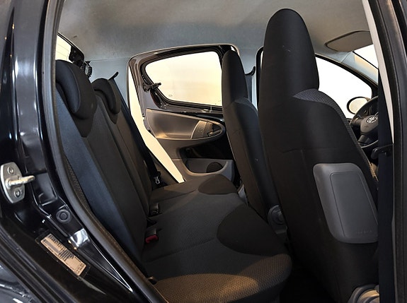 Toyota Aygo 8 of 15