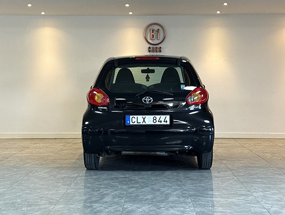 Toyota Aygo 7 of 15