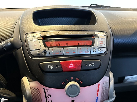 Toyota Aygo 14 of 15