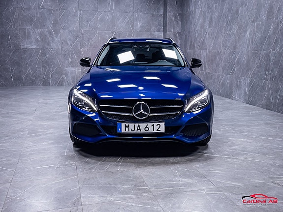 Mercedes-Benz C350 2 of 5