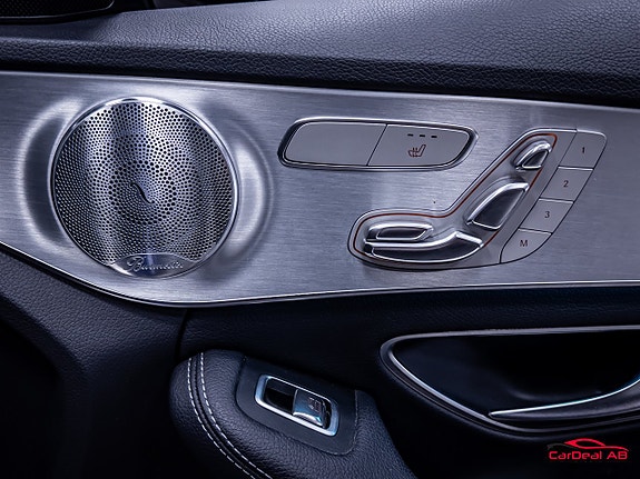 Mercedes-Benz C350 17 of 30