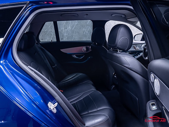 Mercedes-Benz C350 16 of 30