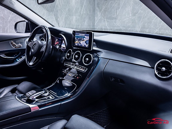 Mercedes-Benz C350 14 of 30